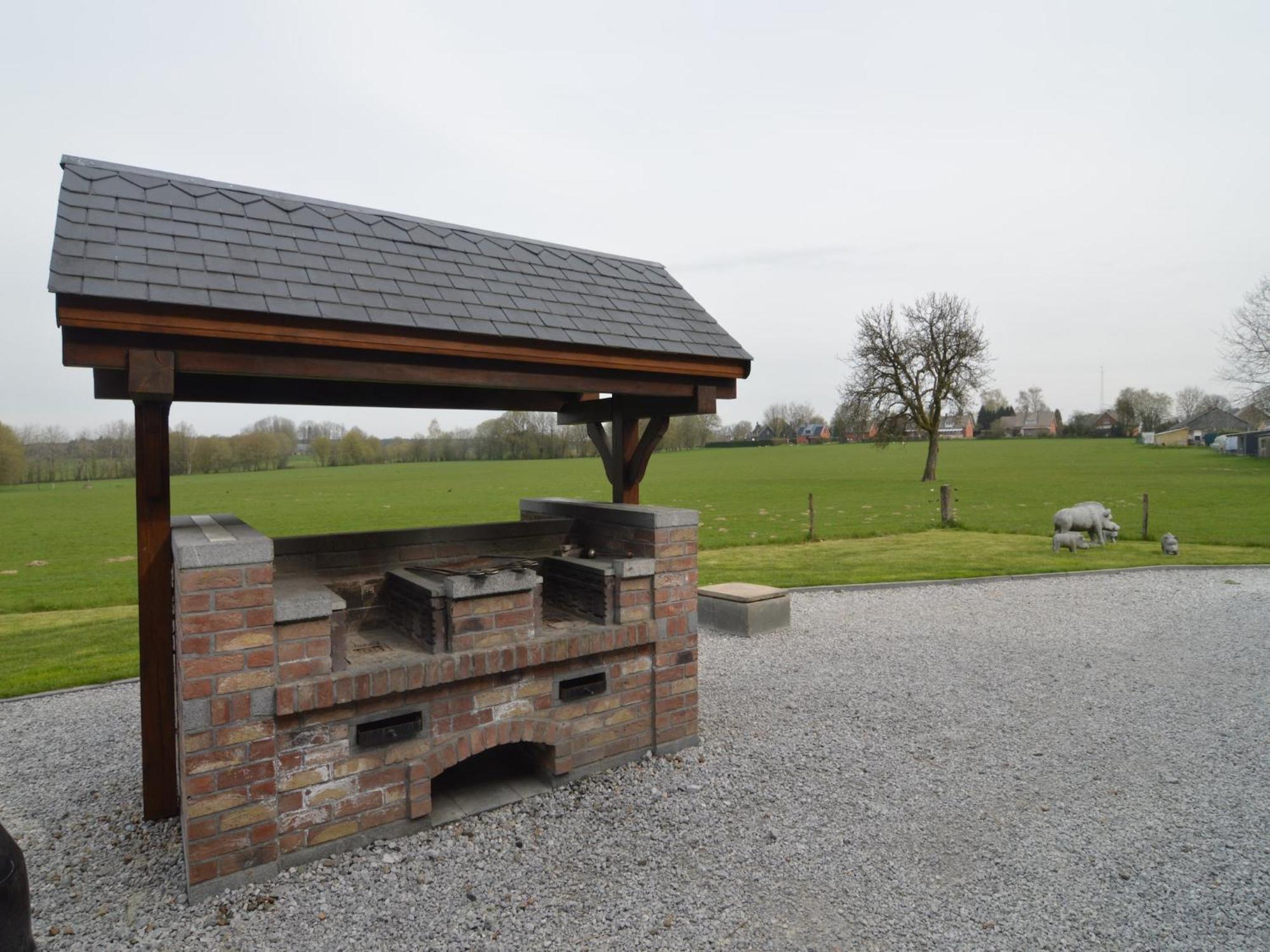Beautiful In Cul Des Sarts With Garden Vakantiehuis